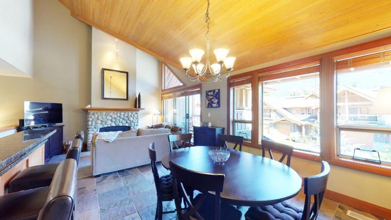 3BR in Montbello Cozy Townhouse Private Hot Tub Near Village Fireplace - image 15