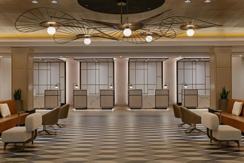 Sheraton Boston Hotel - image 1