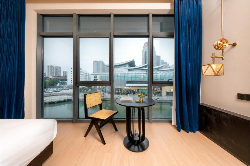 Suzhou Shantang Street Night Mooring Hotel - image 2