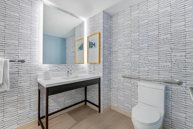 Cambria Hotel Austin Downtown - image 48
