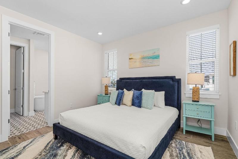 209 Seabreeze Escape- NEW Spacious 5-Bedroom Pool Home home - image 29