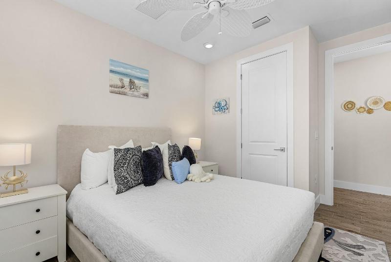 209 Seabreeze Escape- NEW Spacious 5-Bedroom Pool Home home - image 22