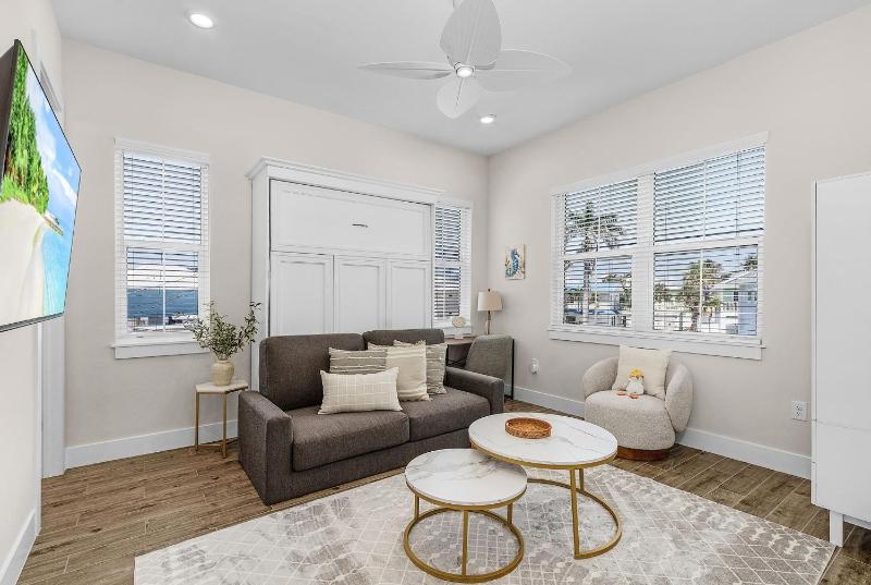 209 Seabreeze Escape- NEW Spacious 5-Bedroom Pool Home home - image 46