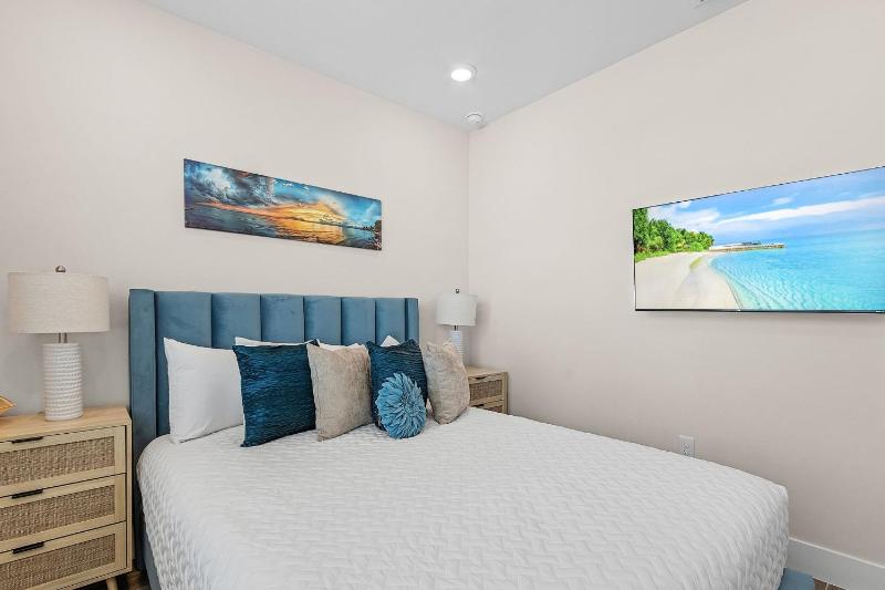 209 Seabreeze Escape- NEW Spacious 5-Bedroom Pool Home home - image 16