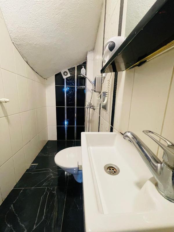 Taksim Gold House Hotel - image 3
