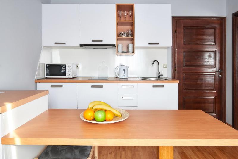 One-Bedroom Apartment image 4
