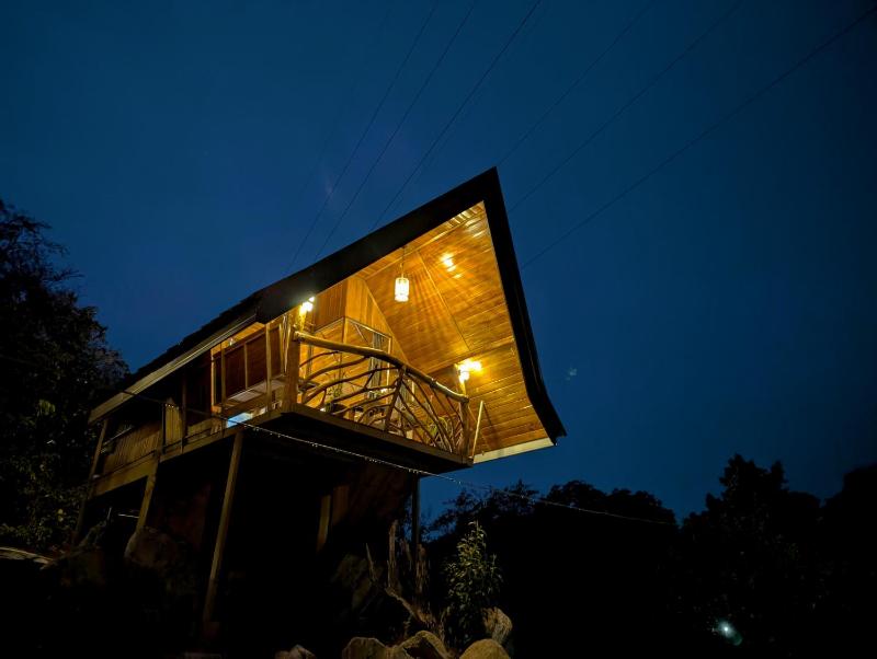 Wooden Cabana Sigiriya - image 5