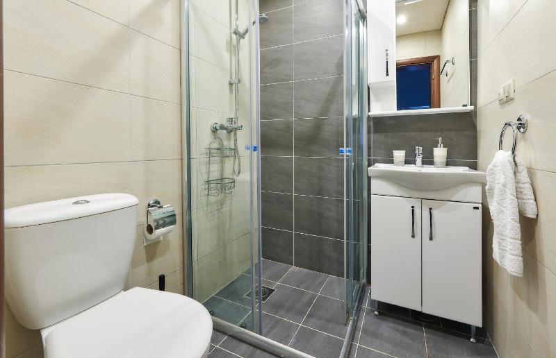 Studio Apartment image 2