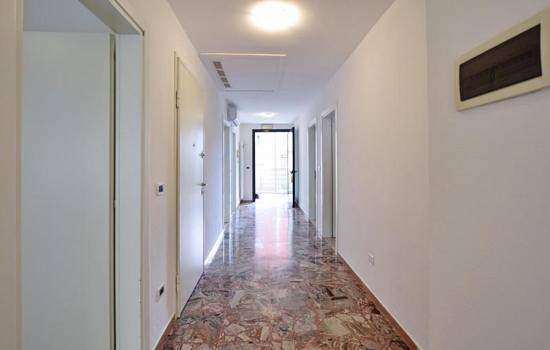 Lovely Apartment In Chioggia With Wifi - image 9