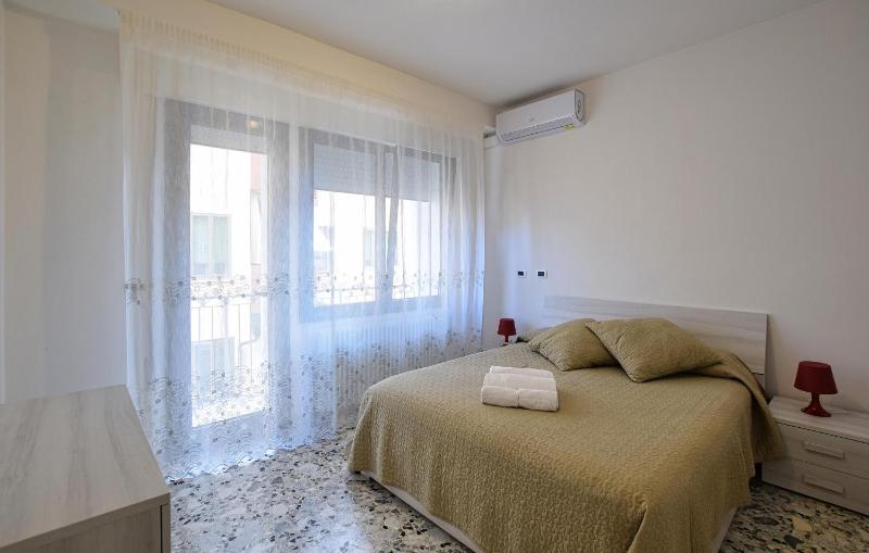 Lovely Apartment In Chioggia With Wifi - image 3
