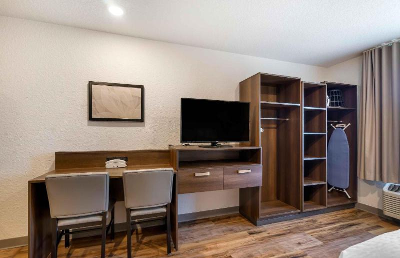 Extended Stay America Select Suites - Tampa - Brandon - East - image 16