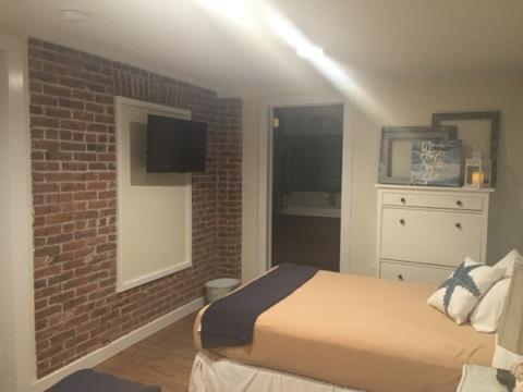 Standard Three-Bedroom Apartment image 3