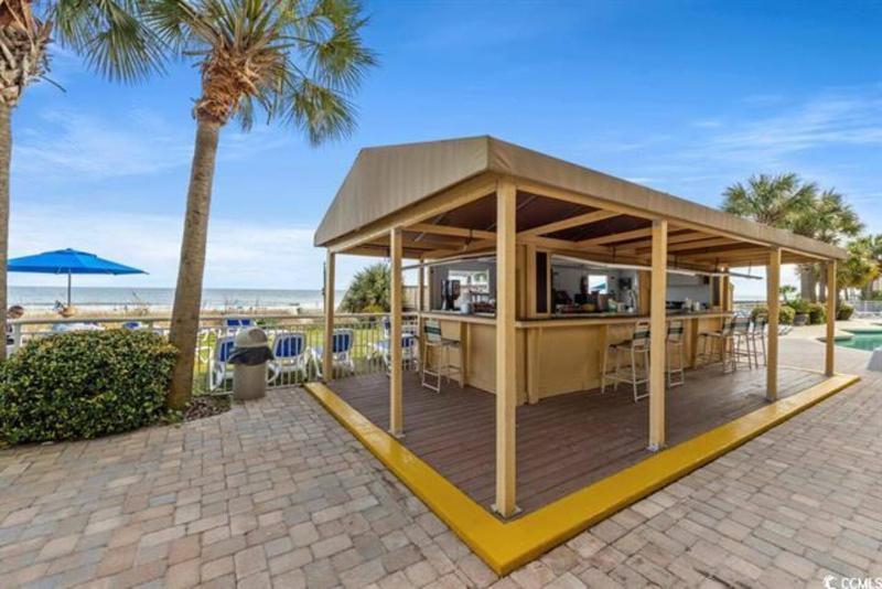 Oceanfront Walk to Boardwalk Pools Hot Tub - image 8