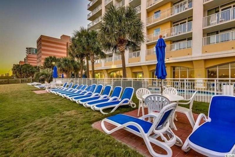 Oceanfront Walk to Boardwalk Pools Hot Tub - image 12