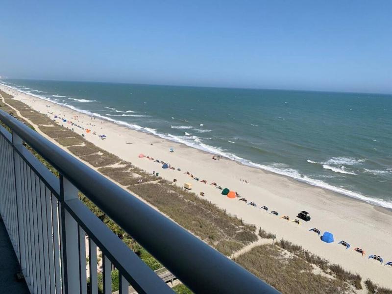 Oceanfront Walk to Boardwalk Pools Hot Tub - image 5