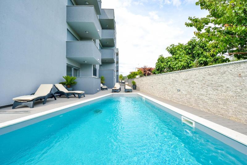 Apartments Sun Resort Nikolina - image 13