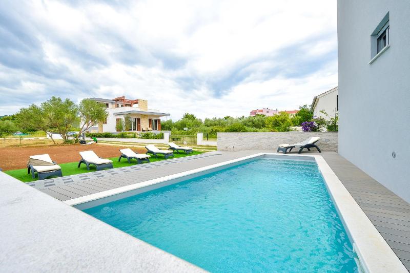 Apartments Sun Resort Nikolina - image 2