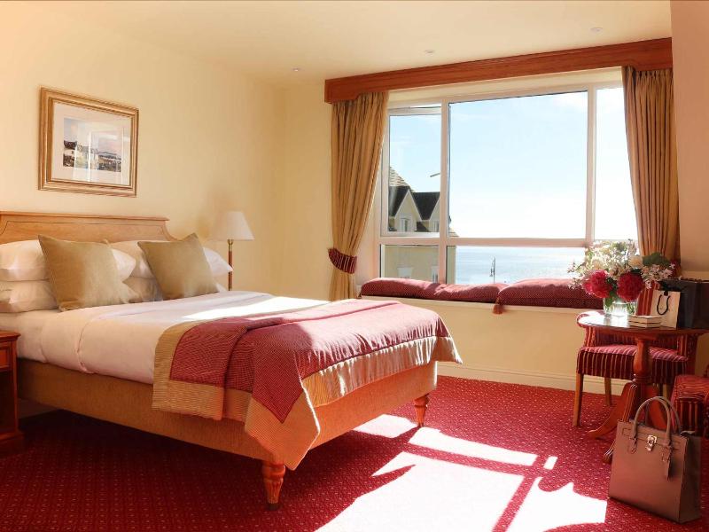 Superior Double or Twin Room with Sea View image 2