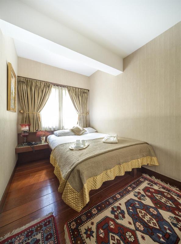 Economy Double Room image 2