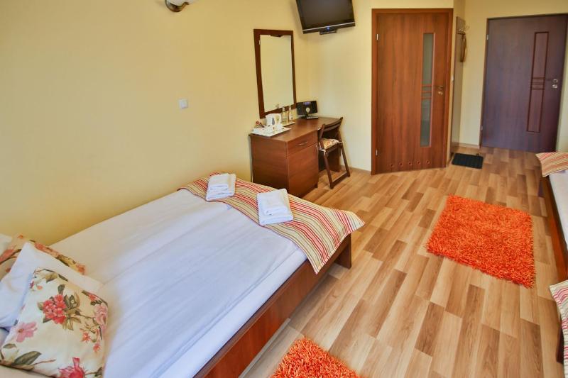 Quadruple Room image 4