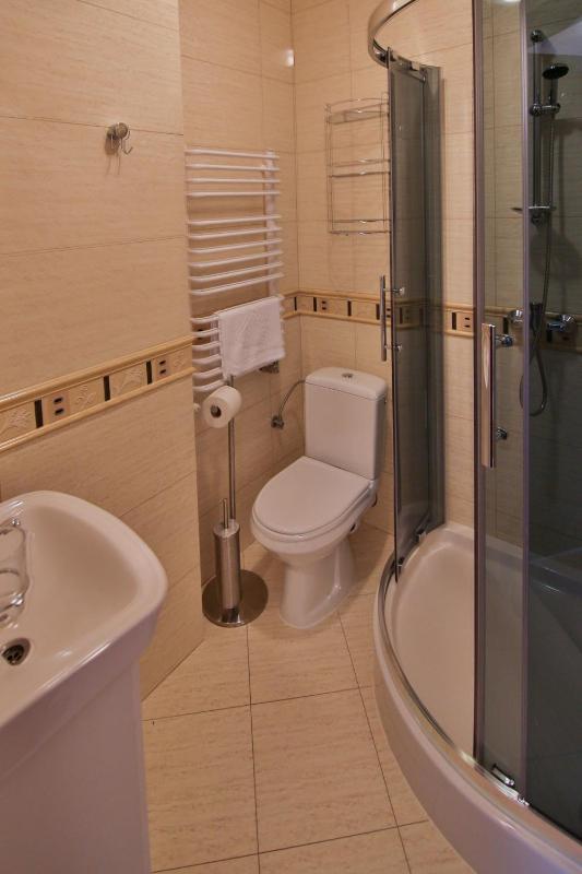 Quadruple Room image 2