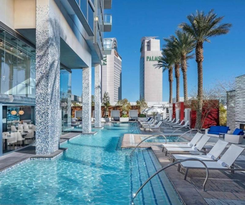 Luxe Condo Balcony Strip View No Resort Fee - image 6