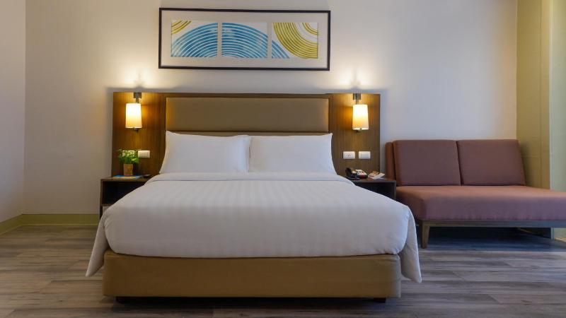 MCollection - Stay Near Private Beach in Boracay - image 13