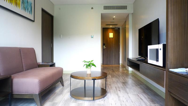 MCollection - Stay Near Private Beach in Boracay - image 38