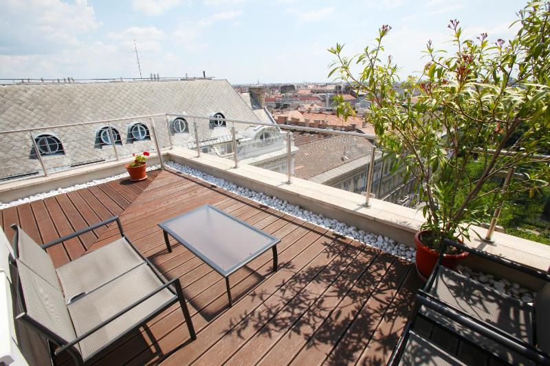 Panorama Suite with Terrace image 2