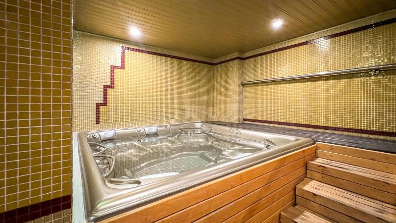 Seasons SPA Boutique Hotel - image 6