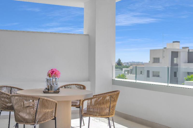 Vanian Gardens by Finest Rentals - image 37