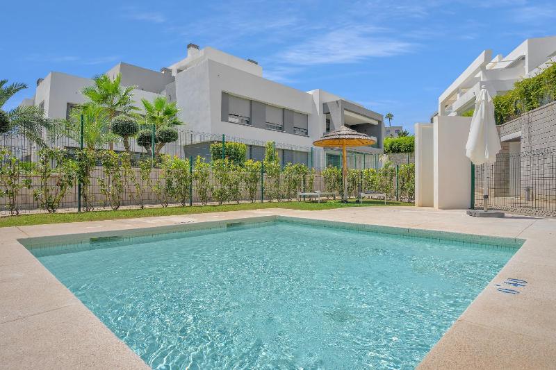Vanian Gardens by Finest Rentals - image 8