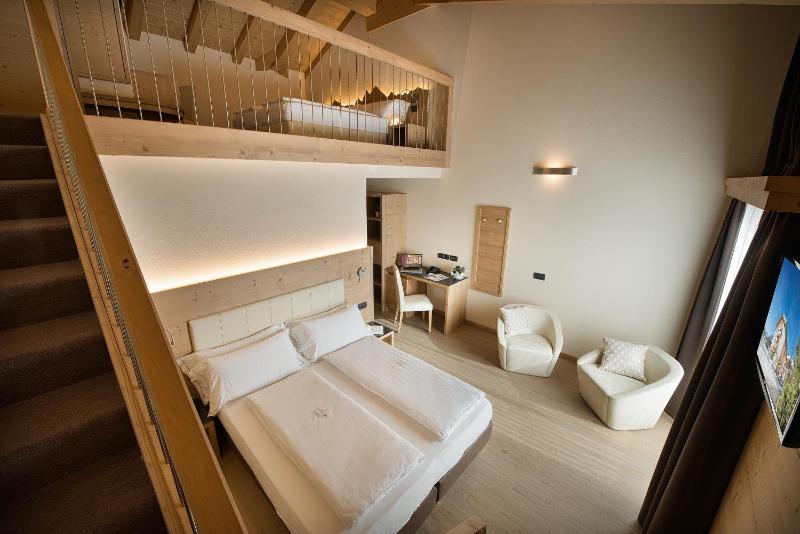Quadruple Room image 1
