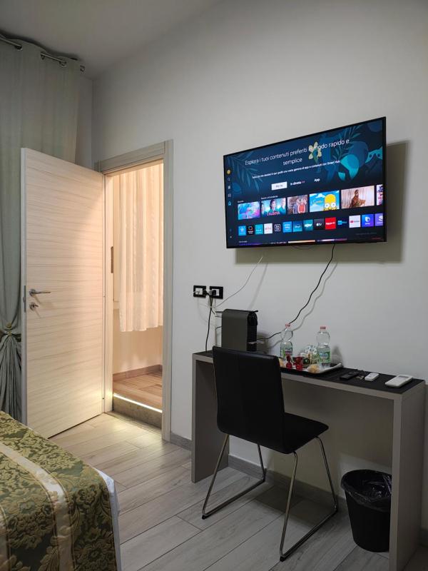 L.ADY HOME - image 3