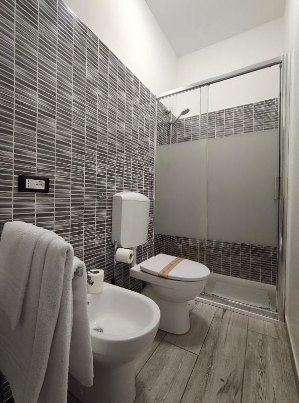 L.ADY HOME - image 4