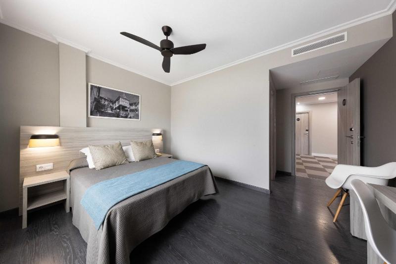 Hotel Combarro - image 5