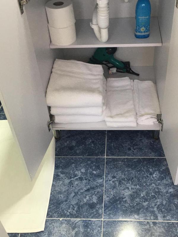 Private room with bathroom - image 11