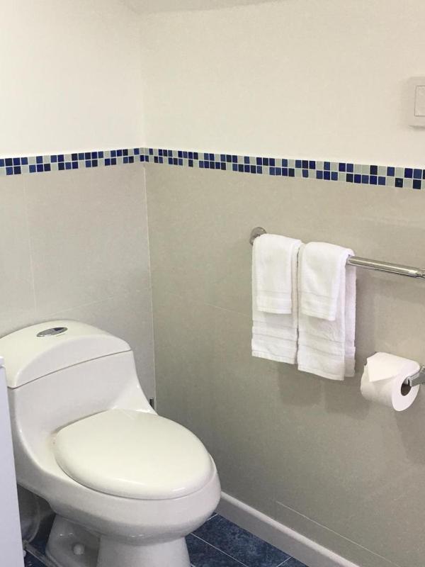 Private room with bathroom - image 10
