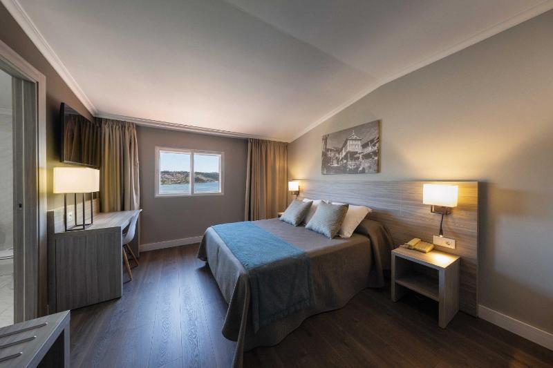 Hotel Combarro - image 44