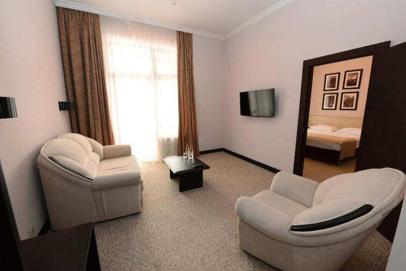 Suite - Building 1 image 1