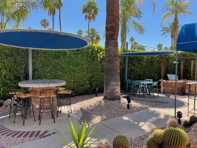 Desert Paradise - A Men's Clothing Optional Resort - image 18
