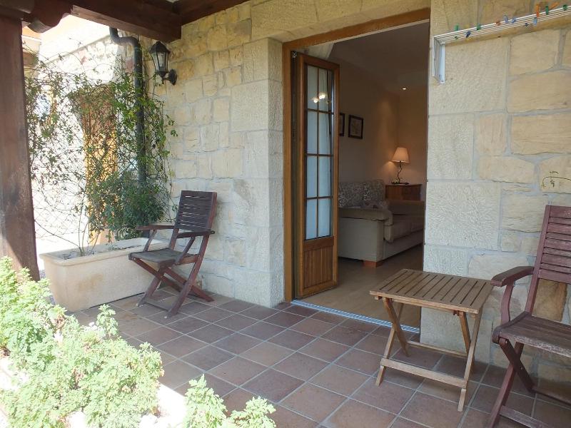 Studio Apartment image 3