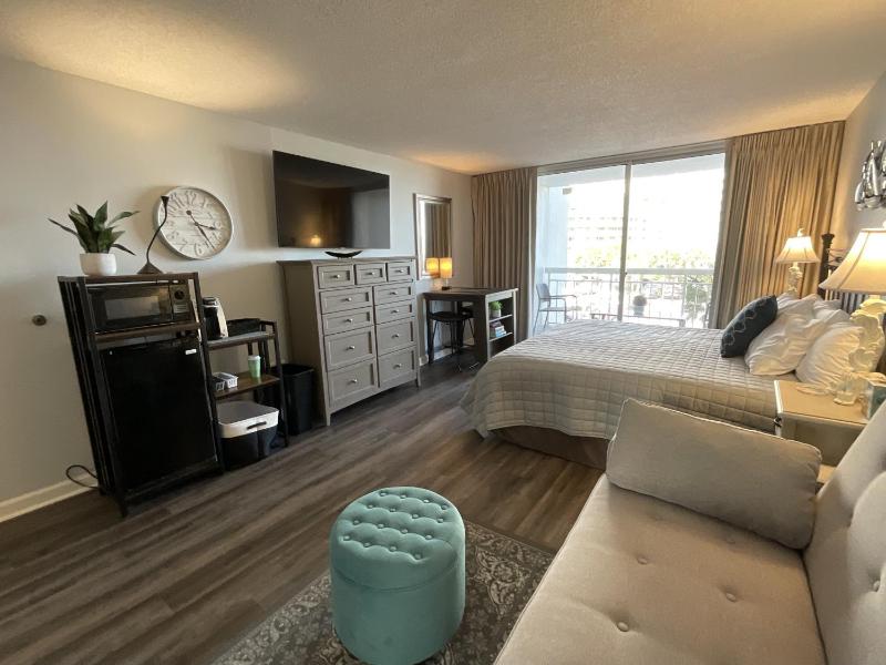 Stylish ocean view studio with full access to resort amenities! condo - image 9