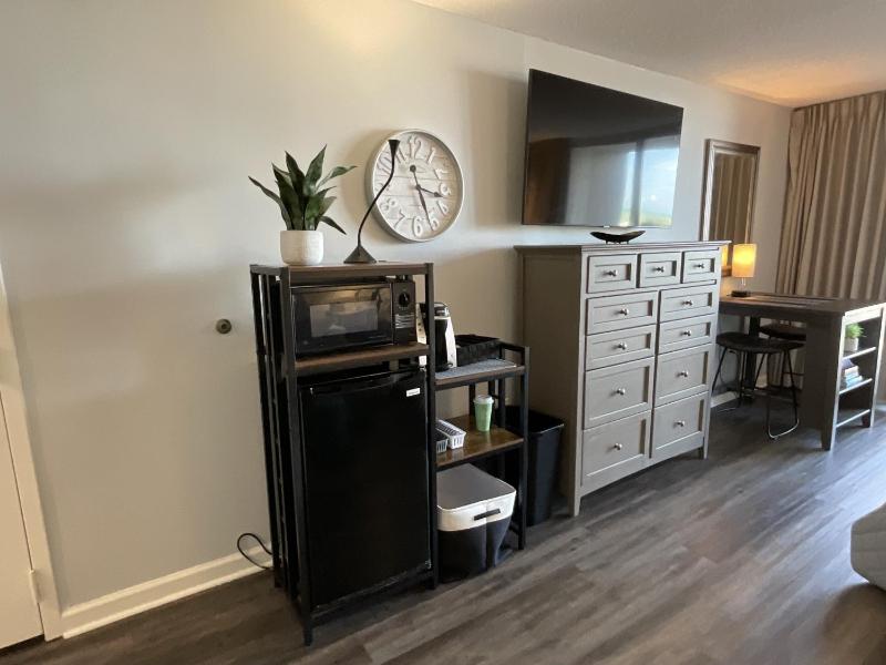 Stylish ocean view studio with full access to resort amenities! condo - image 2