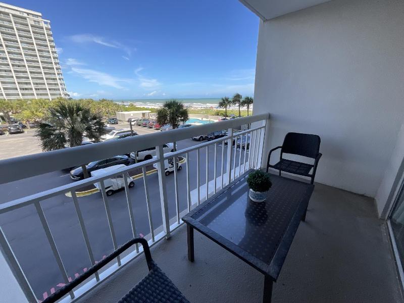Stylish ocean view studio with full access to resort amenities! condo - image 3