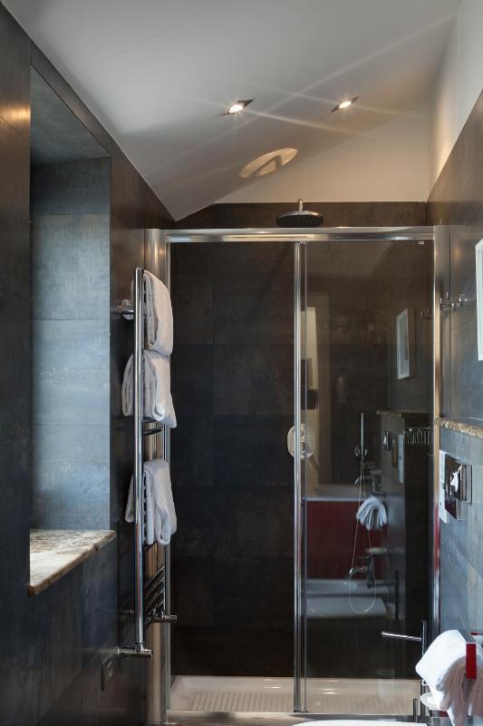 Classic Triple Room image 3