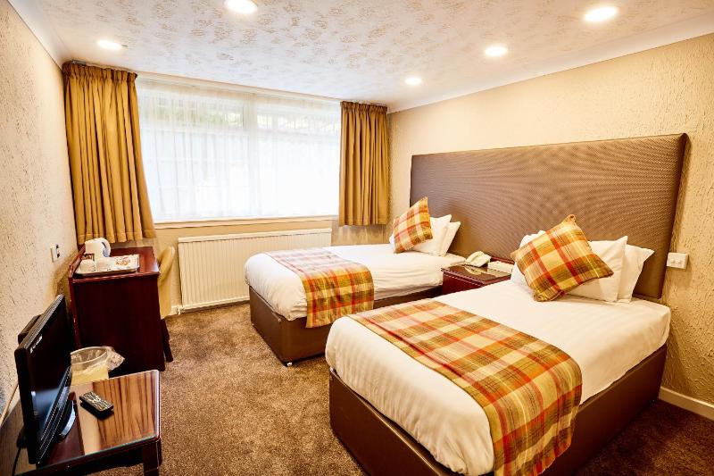 Twin Room image 3
