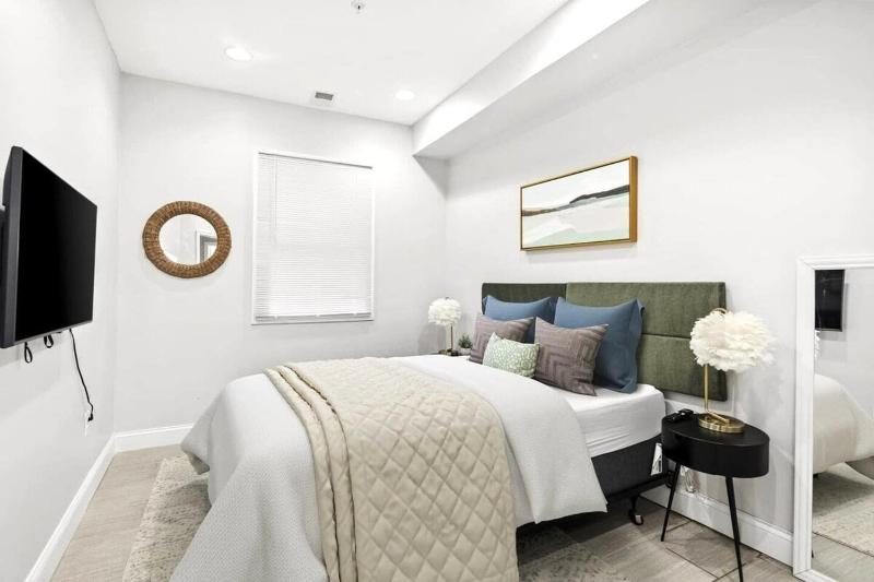 Luxury 3BR & Parking in Central DC - Steps to Metro - image 8