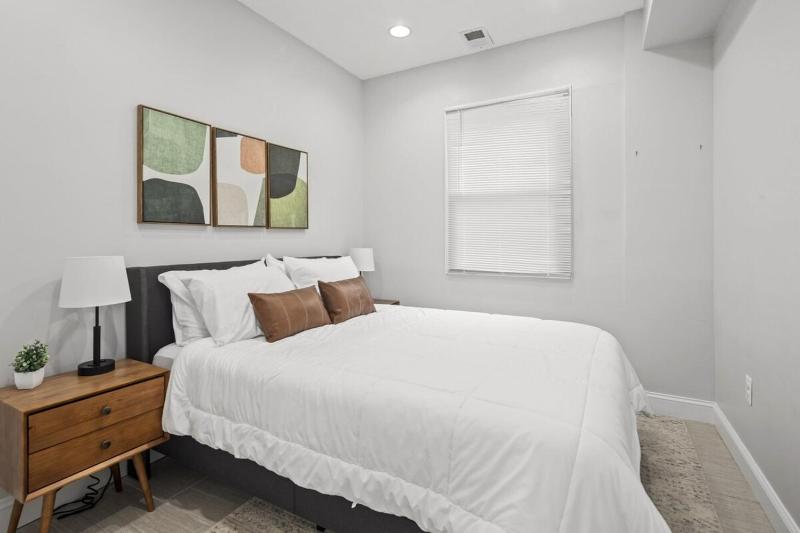 Luxury 3BR & Parking in Central DC - Steps to Metro - image 7