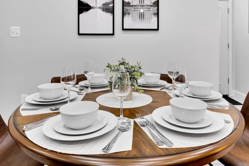 Luxury 3BR & Parking in Central DC - Steps to Metro - image 9